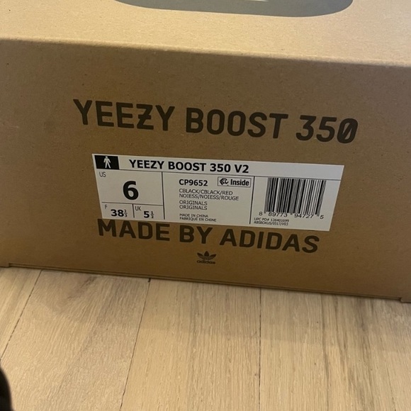 Brand new authentic yeezy boost 350 V2 black - Picture 4 of 4